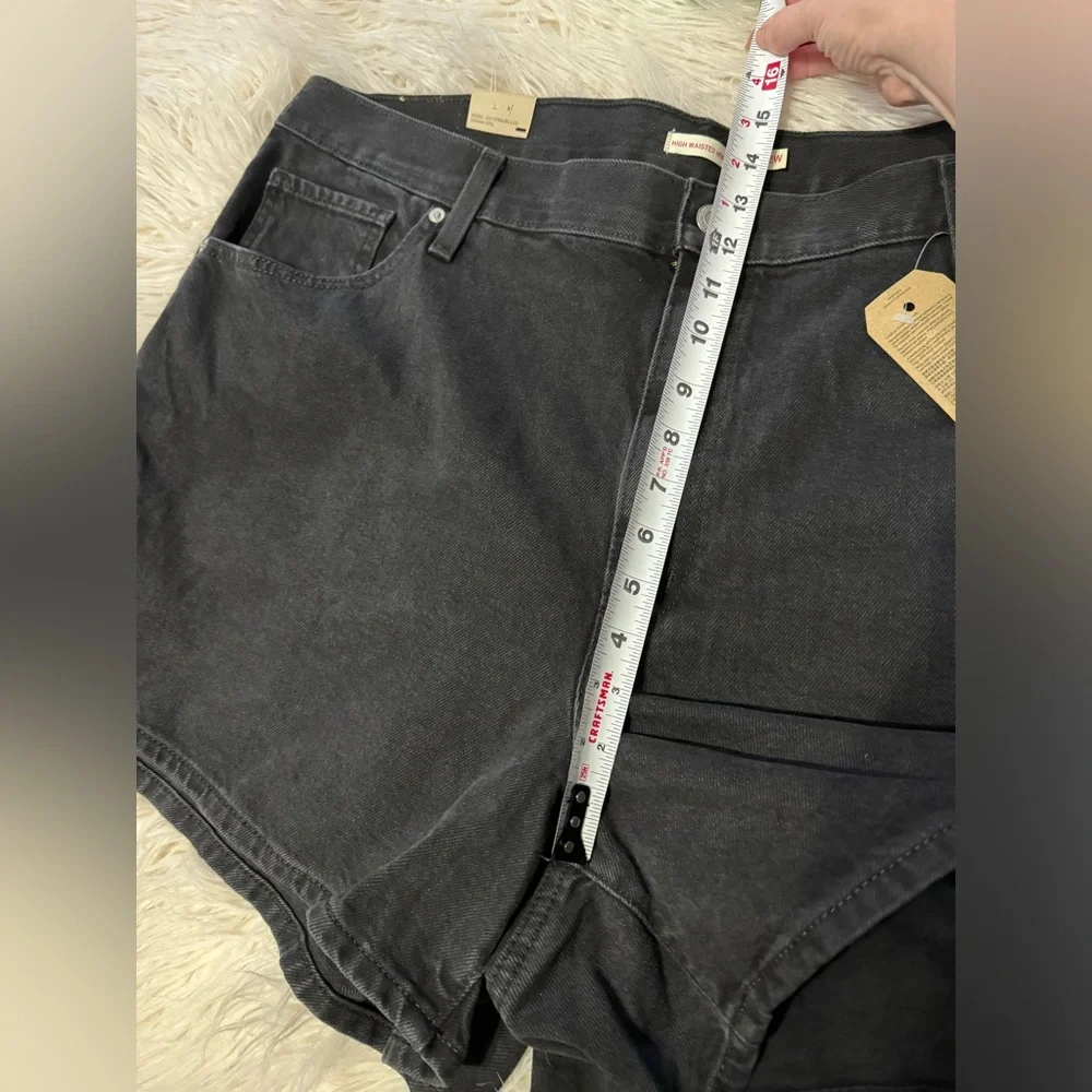 Levi’s HIGH WAISTED MOM WOMEN'S SHORTS (PLUS SIZE)
22W 26W wonderful black NWT - Picture 6 of 12